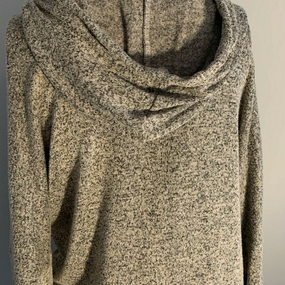 Free Kisses SZ M Lightweight Hoodie Sweater Junior - Picture 4 of 6